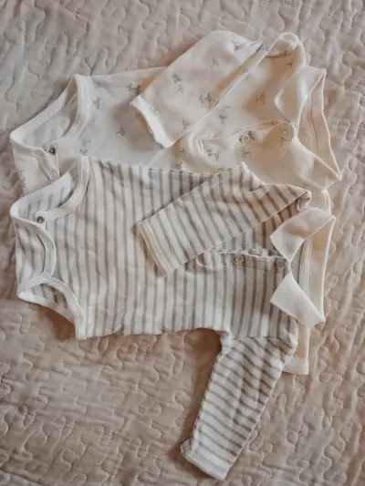 Conjunto de ropa para bebé marca Yamp! - miniatura 3