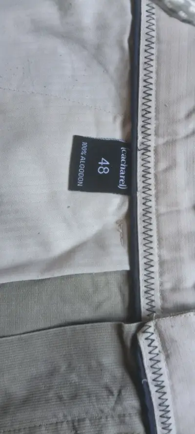 Pantalones beige de algodón para hombre - miniatura 4