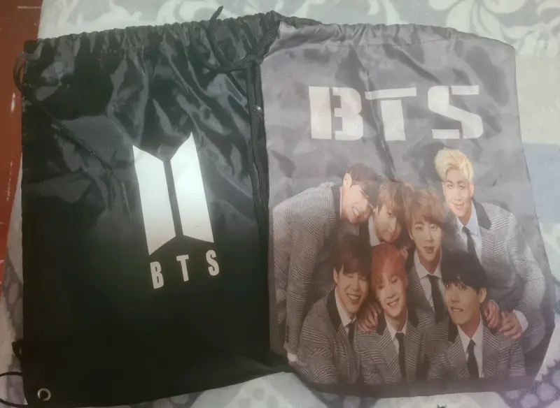 Mochila tipo saco BTS con diseño