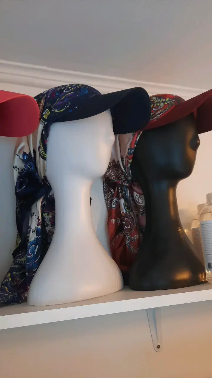 Visera con pañuelo estampado colorido - 2