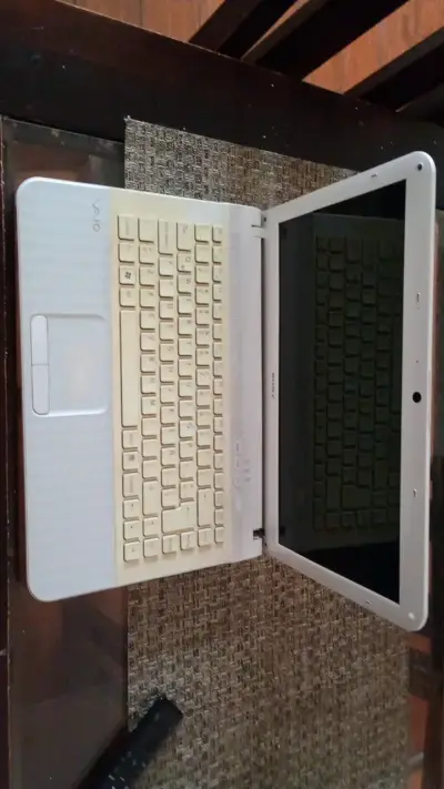 Sony Vaio VPCEG23FL - Para desarme o repuestos - miniatura 3