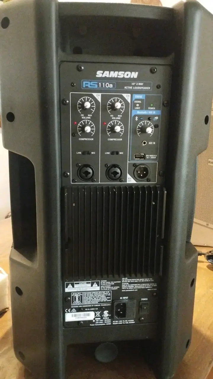 Parlante activo Samson RS110a - 2
