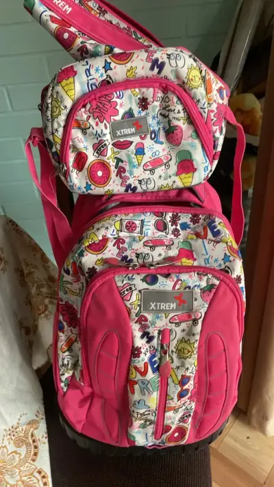 Mochila escolar Xtrem con ruedas y diseño colorido - miniatura 1