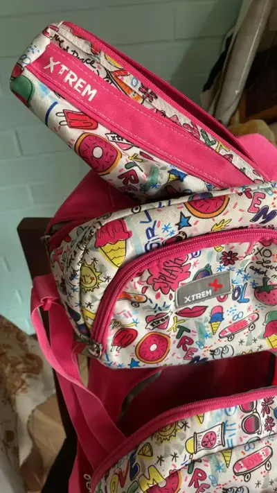Mochila escolar Xtrem con ruedas y diseño colorido - miniatura 3
