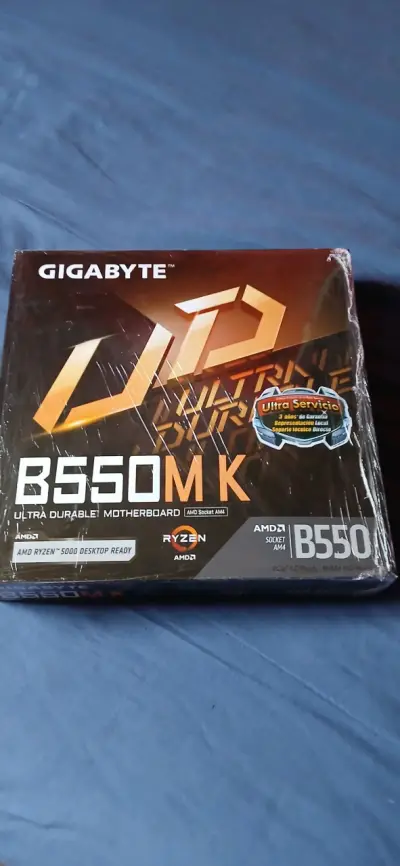 Placa Madre Nueva Gigabyte - miniatura 1