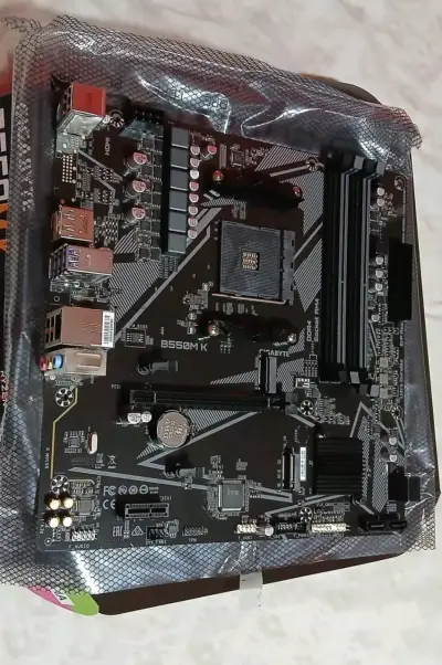 Placa Madre Nueva Gigabyte - miniatura 3