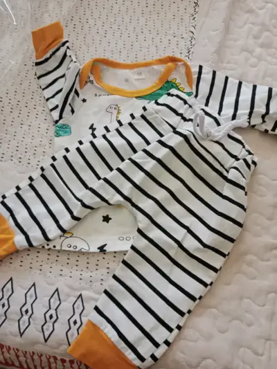 Conjunto de pijamas para bebé con diseños de animales - miniatura 4