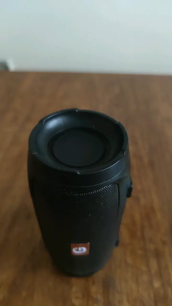 Parlante portátil Bluetooth negro - 2
