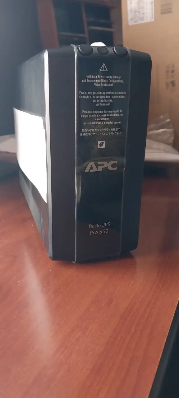 UPS APC Back-UPS Pro 550VA en buen estado - 4