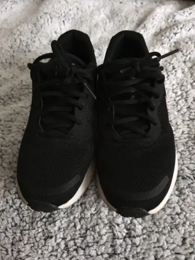 Zapatillas deportivas negras Nike para mujer - miniatura 3