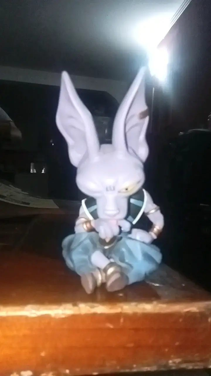 Figura de colección de personaje animado - 2