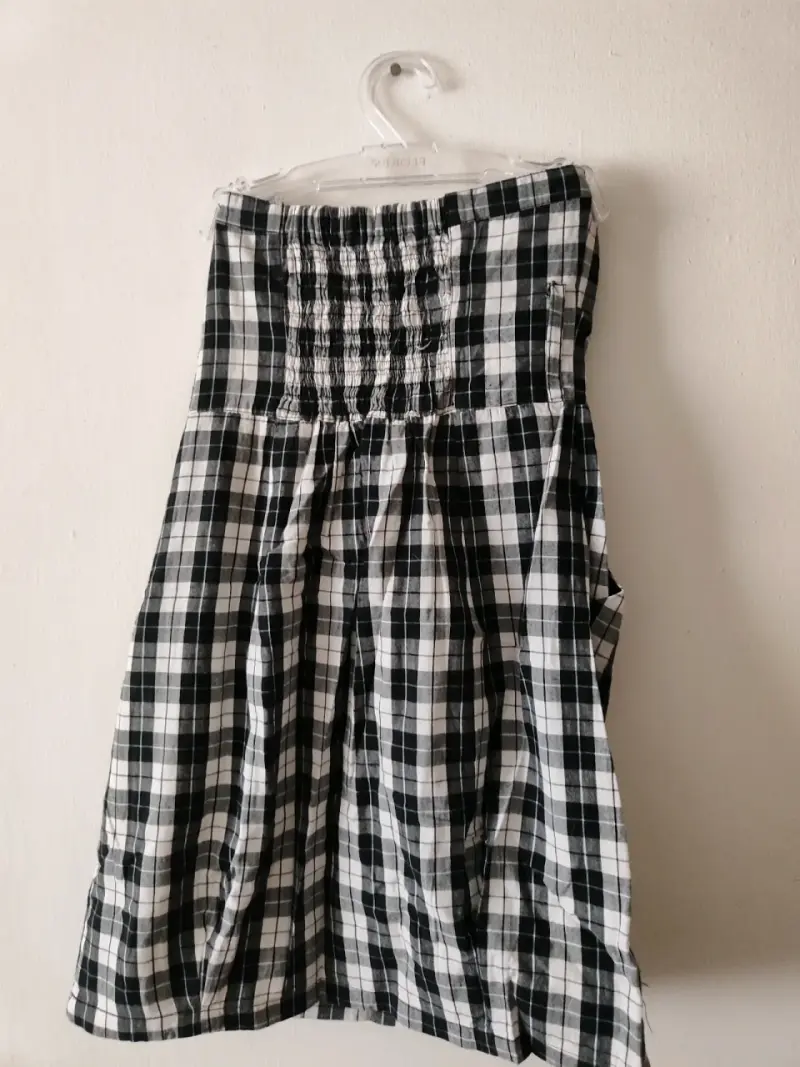 Vestido corto a cuadros sin tirantes - 3