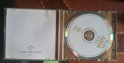 CD More ABBA Gold Hits en buen estado - miniatura 2