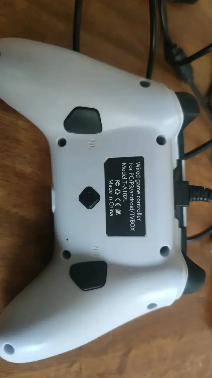 Controlador de juego con cable para PC y Android - 1