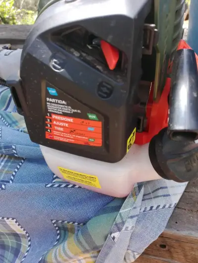 Desbrozadora Bauker 32,6cc en buen estado - miniatura 2
