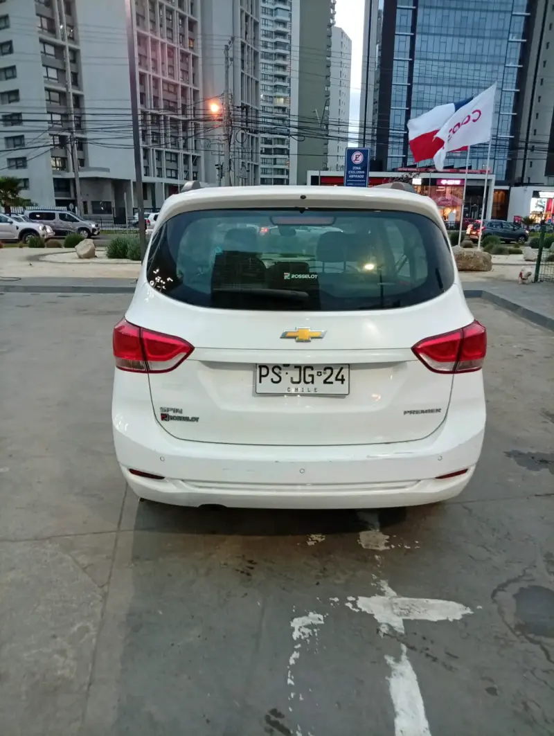 Chevrolet Spin 2021 automático 7 Pasajeros poco KM - 4