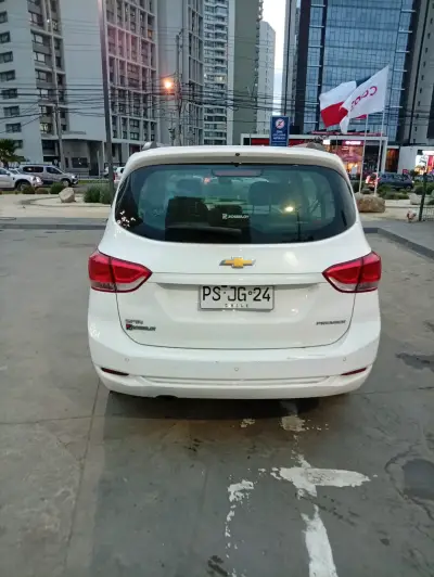 Chevrolet Spin 2021 automático 7 Pasajeros poco KM - miniatura 4