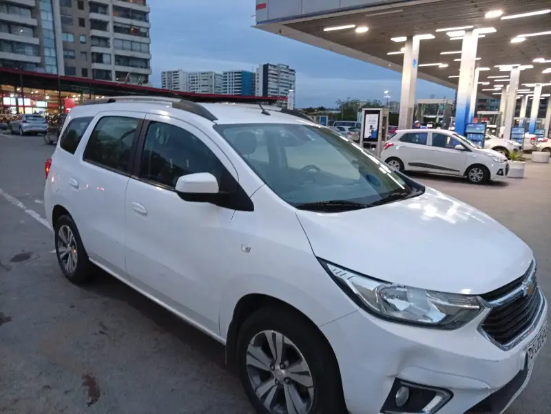 Chevrolet Spin 2021 automático 7 Pasajeros poco KM - 5