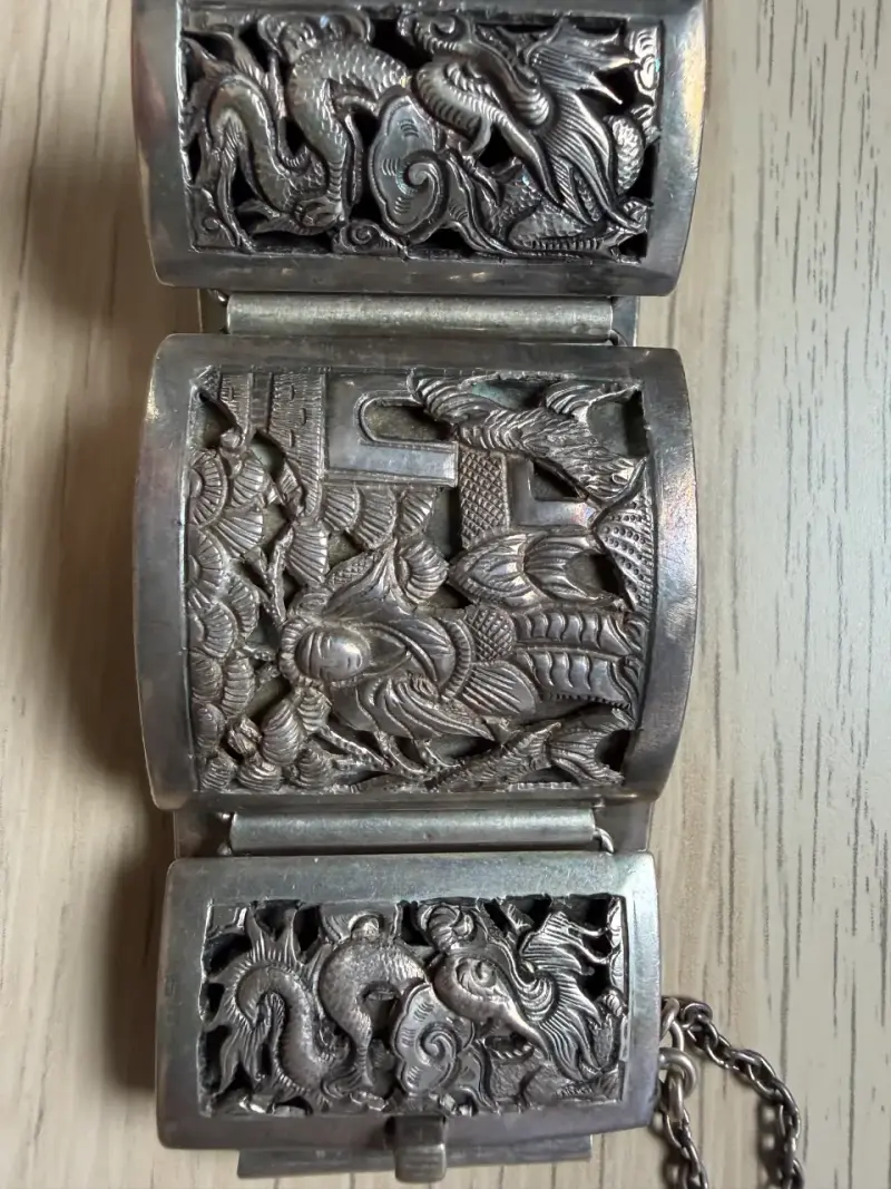 Pulsera antigua de plata con grabados de dragón - 2