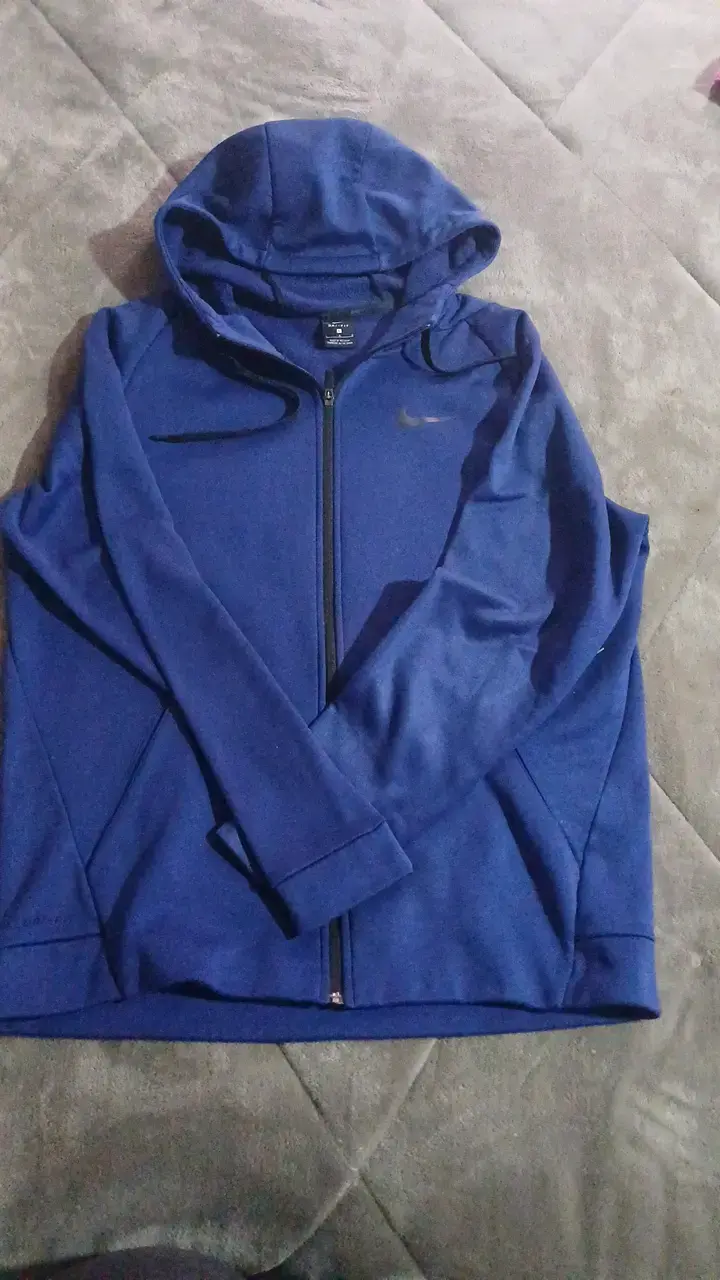 Polerón Nike deportivo azul con capucha Nike