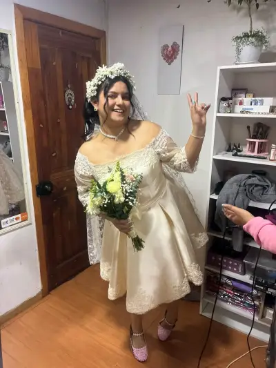 Vestido de novia corto con encaje color Crema - miniatura 1