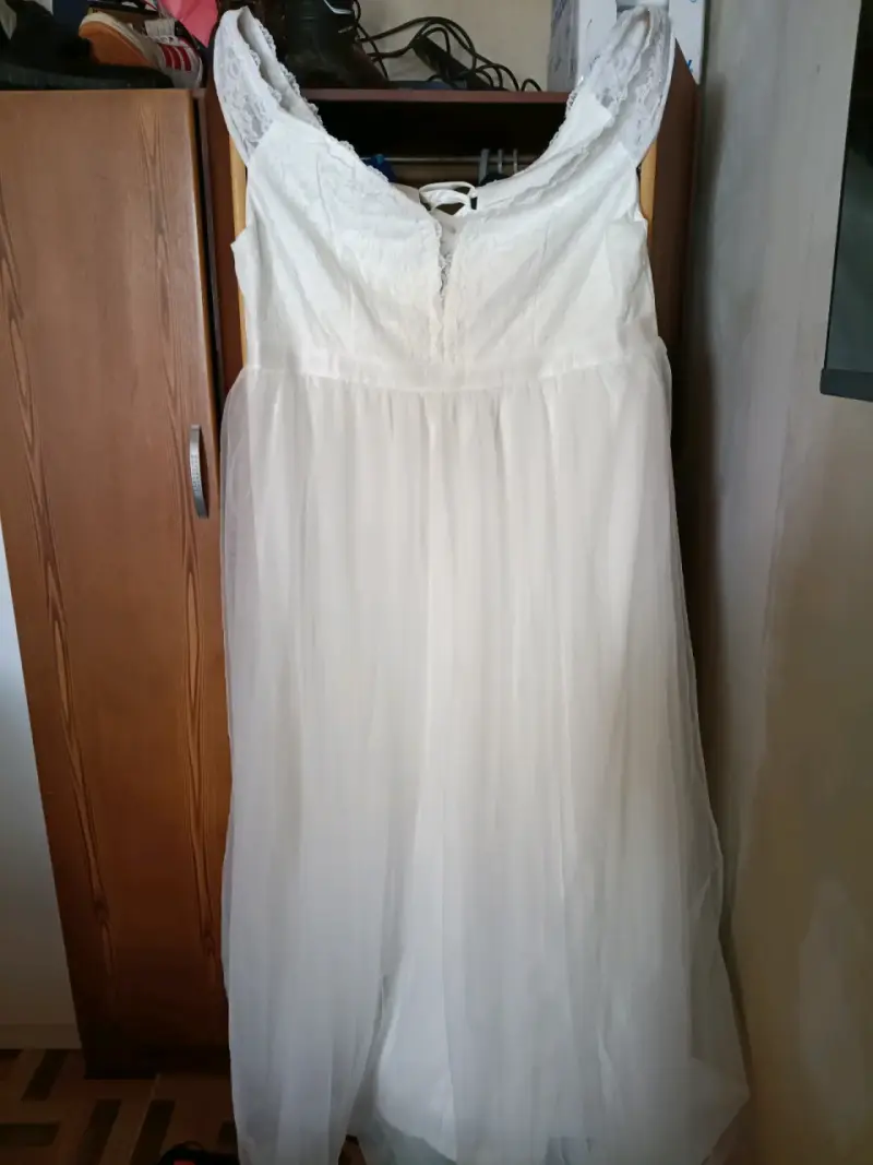 Vestido de novia blanco con encaje y tul - 1