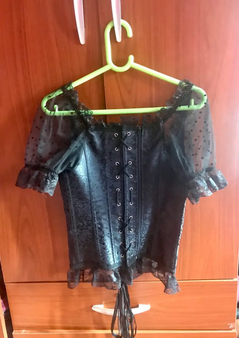 Corset negro con mangas de tul - 4