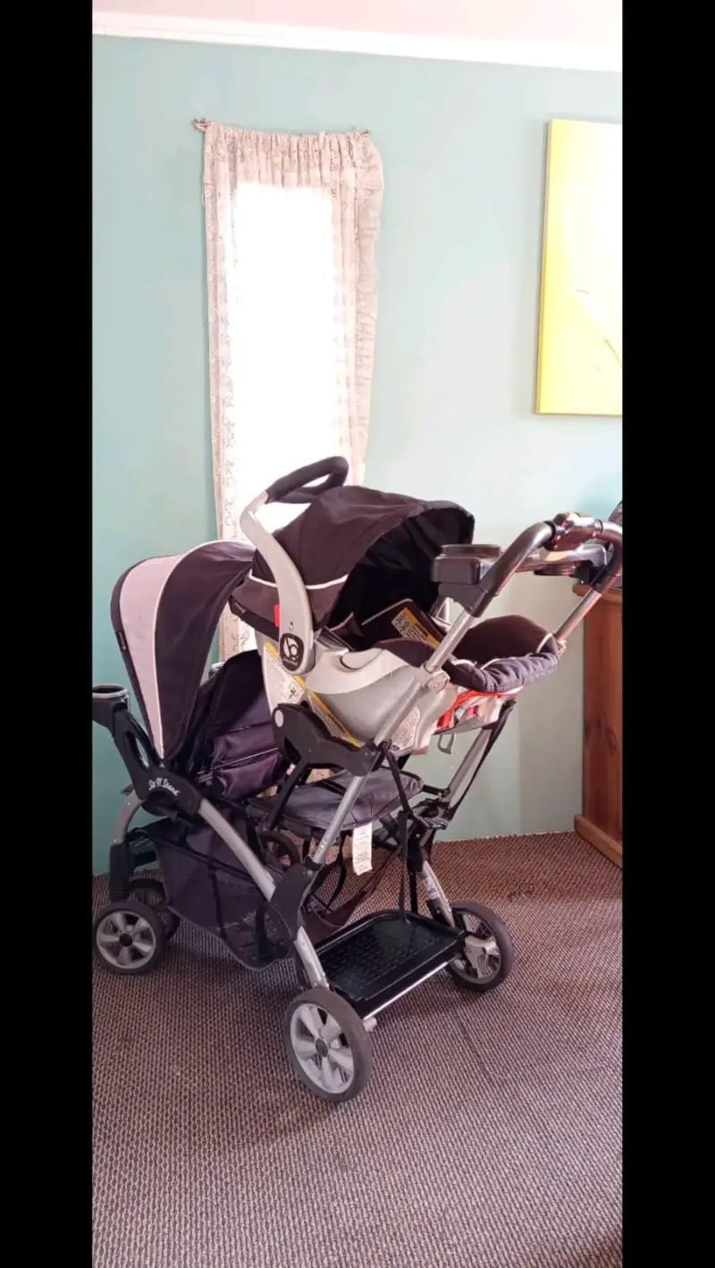 Coche doble para bebé Baby Trend con bandeja - 6