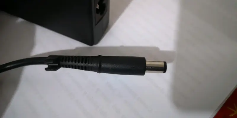 Cargador HP 65W para notebook portátiles - 3