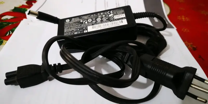 Cargador HP 65W para notebook portátiles - 5