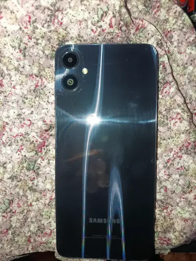 Smartphone Samsung Galaxy A05en buen estado - miniatura 1