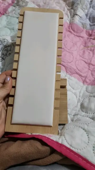 Soporte de bambú para collares - miniatura 1