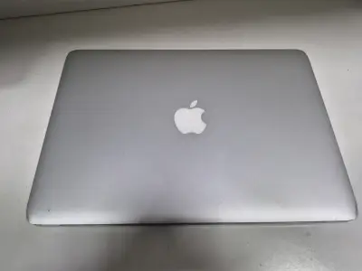 MacBook Air Apple Core I5 en buen estado - miniatura 2