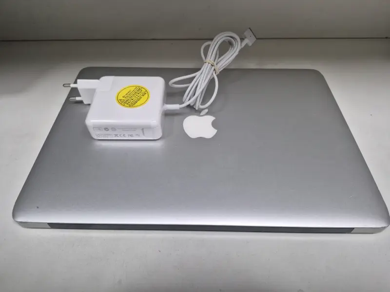 MacBook Air Apple Core I5 en buen estado - 3