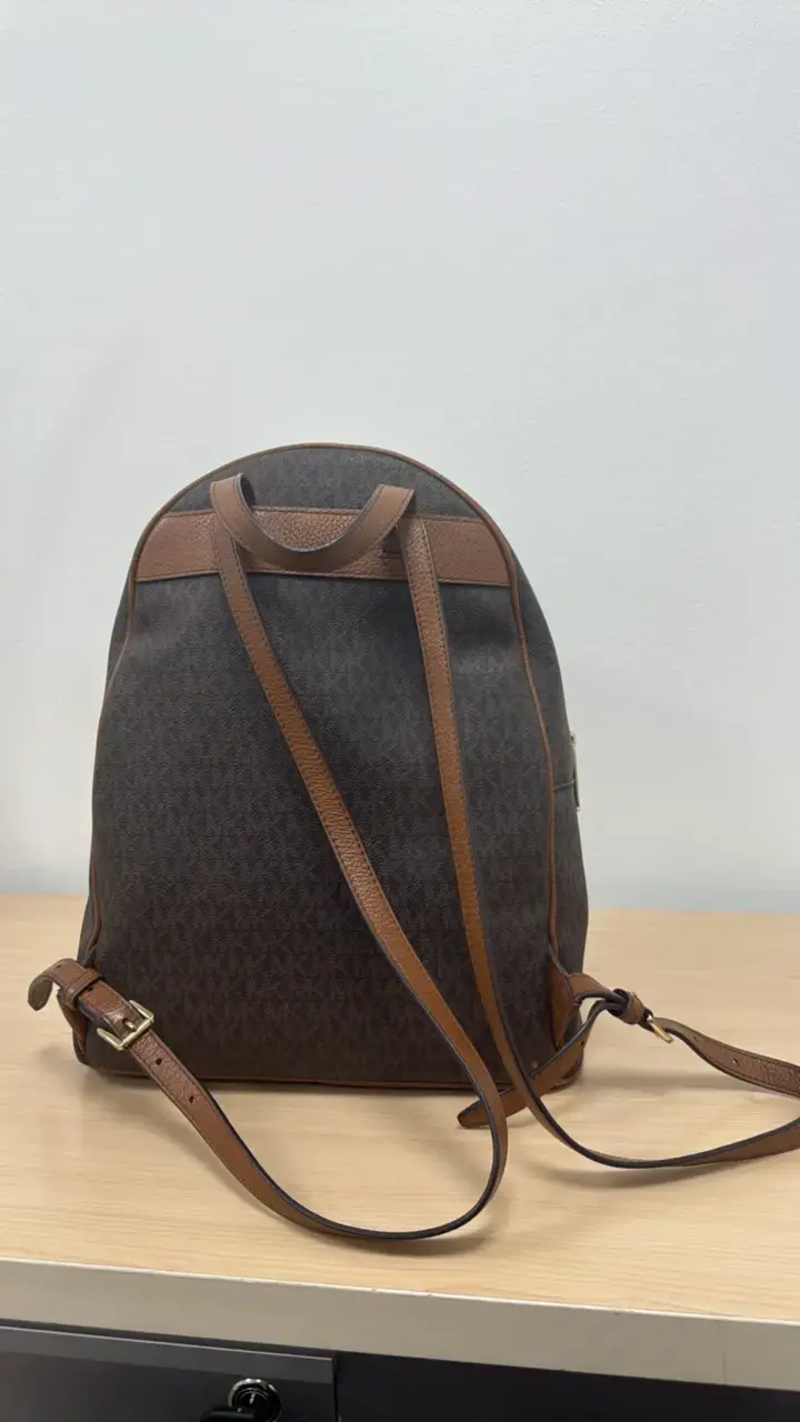 Mochila Michael Kors marrón con logo - 3