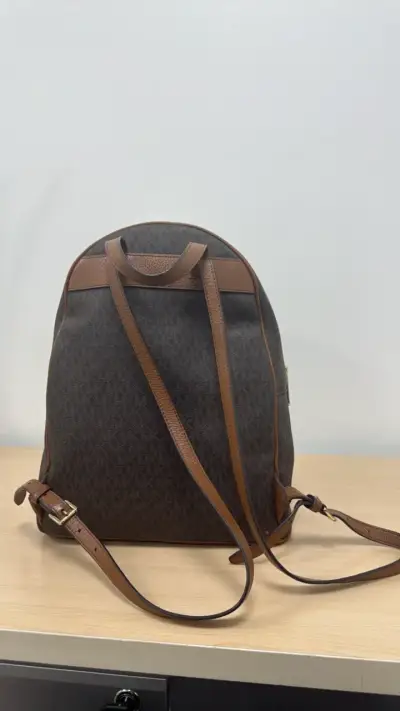 Mochila Michael Kors marrón con logo - miniatura 3