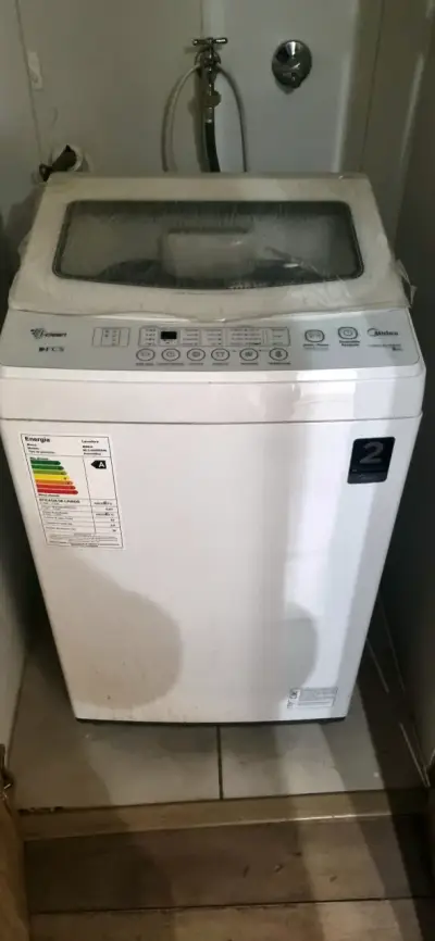Lavadora automática Midea 8 kg en buen estado - miniatura 1