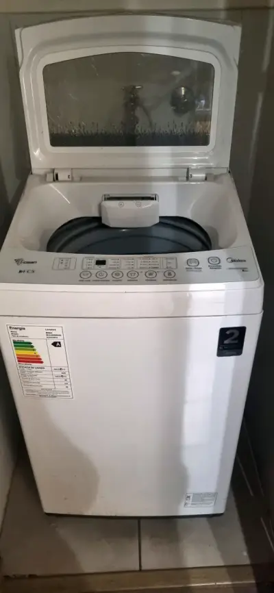 Lavadora automática Midea 8 kg en buen estado - miniatura 2