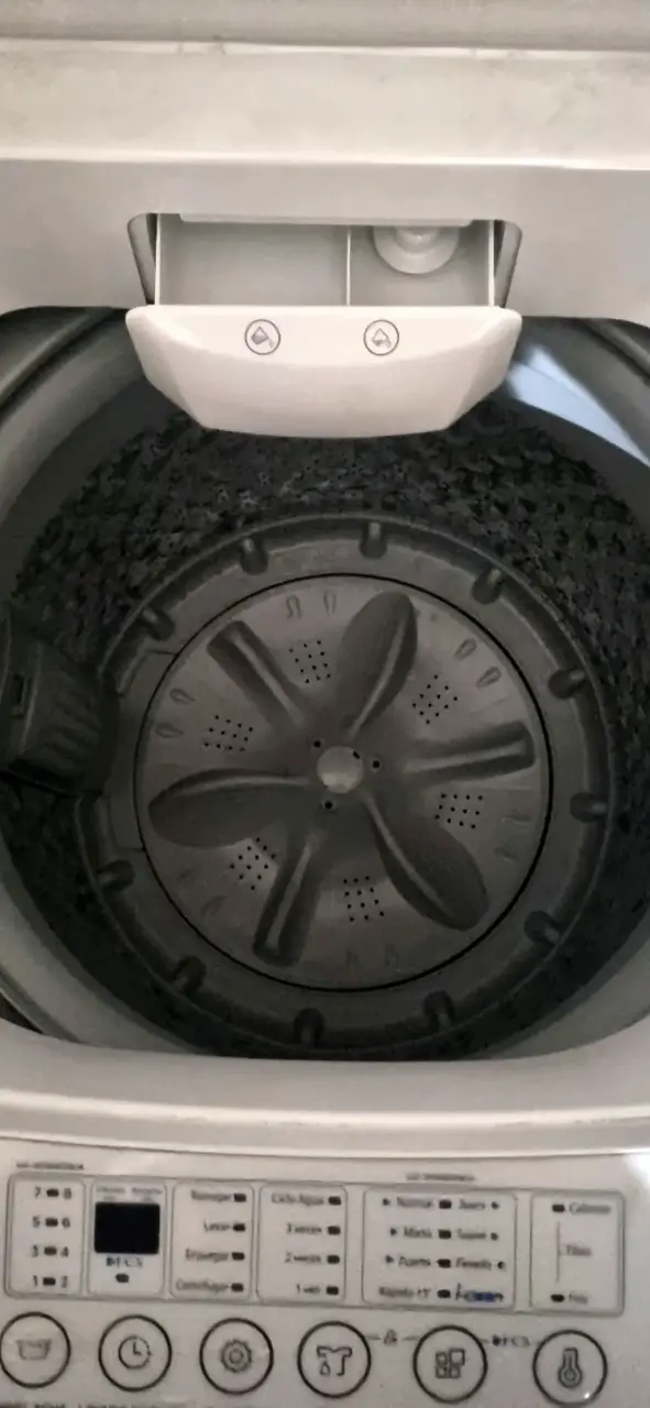 Lavadora automática Midea 8 kg en buen estado - 3