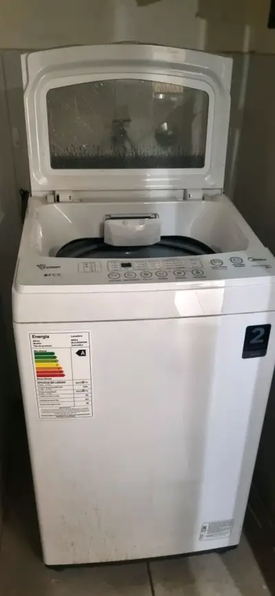 Lavadora automática Midea 8 kg en buen estado - miniatura 4
