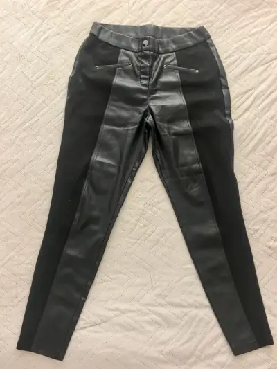 Pantalones de cuero sintético negro para mujer - miniatura 1