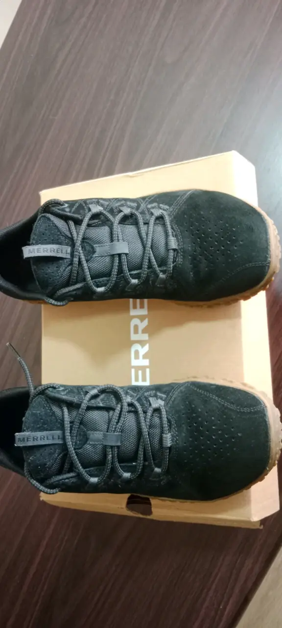 Zapatillas deportivas negras Merrell con suela resistente - 6