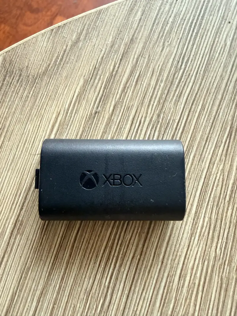 Consola Xbox One S con dos controles y juegos - 6