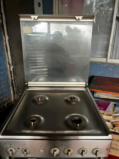 Cocina a gas Bosch de acero inoxidable - miniatura 2