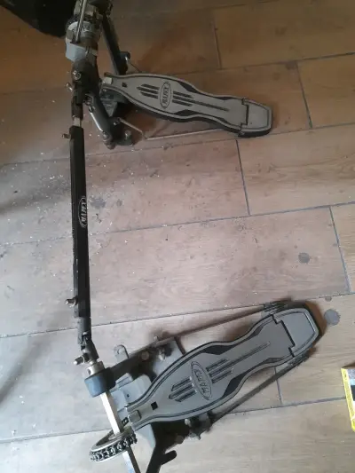 Pedal doble para batería marca Mapex - miniatura 2
