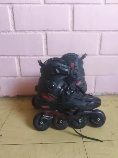 Patines Flying Eagle F4 Raven Negros Talla 40 - miniatura 1