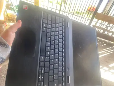 Laptop Lenovo IdeaPad 15.6 pulgadas usada - miniatura 1