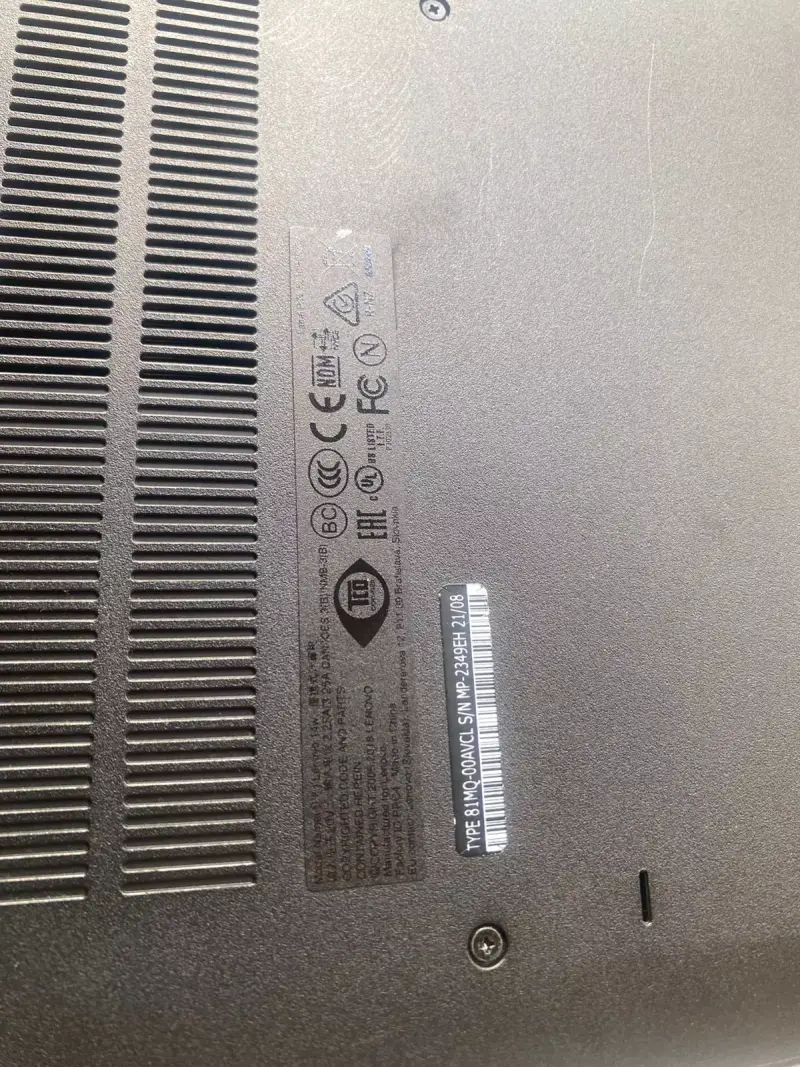 Laptop Lenovo IdeaPad 15.6 pulgadas usada - 4