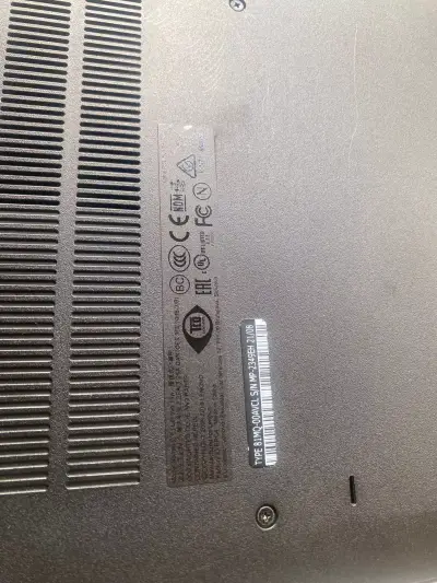 Laptop Lenovo IdeaPad 15.6 pulgadas usada - miniatura 4