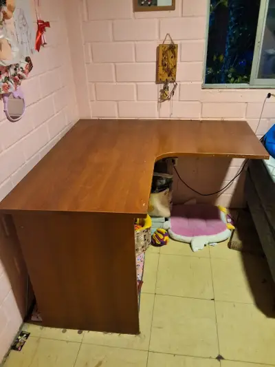 Escritorio en L de madera - miniatura 1